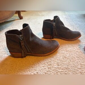 Dolce Vita womens ankle boot size 8 pull on